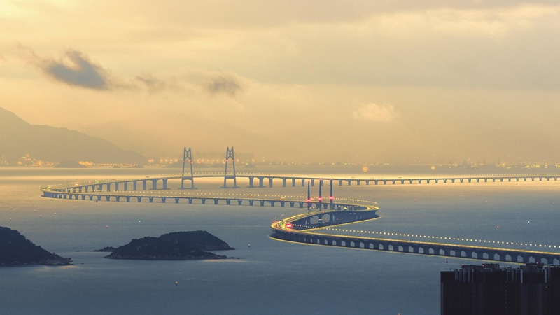 10、龐源租賃參建國(guó)家“世紀(jì)工程”港珠澳大橋（2012—2017年）_副本.jpg